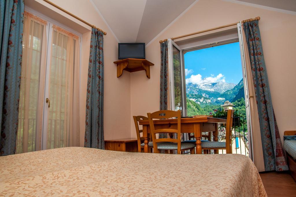 Albergo Meublè Vecchio Scarpone Baceno Camera foto